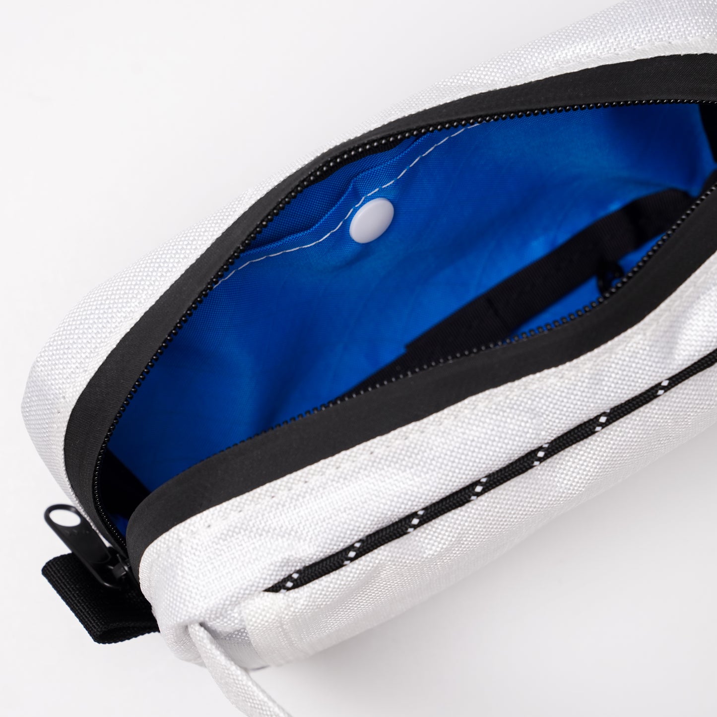 The Sling - ULTRA400 White Lightning / EPX200 Bright Blue (loop)