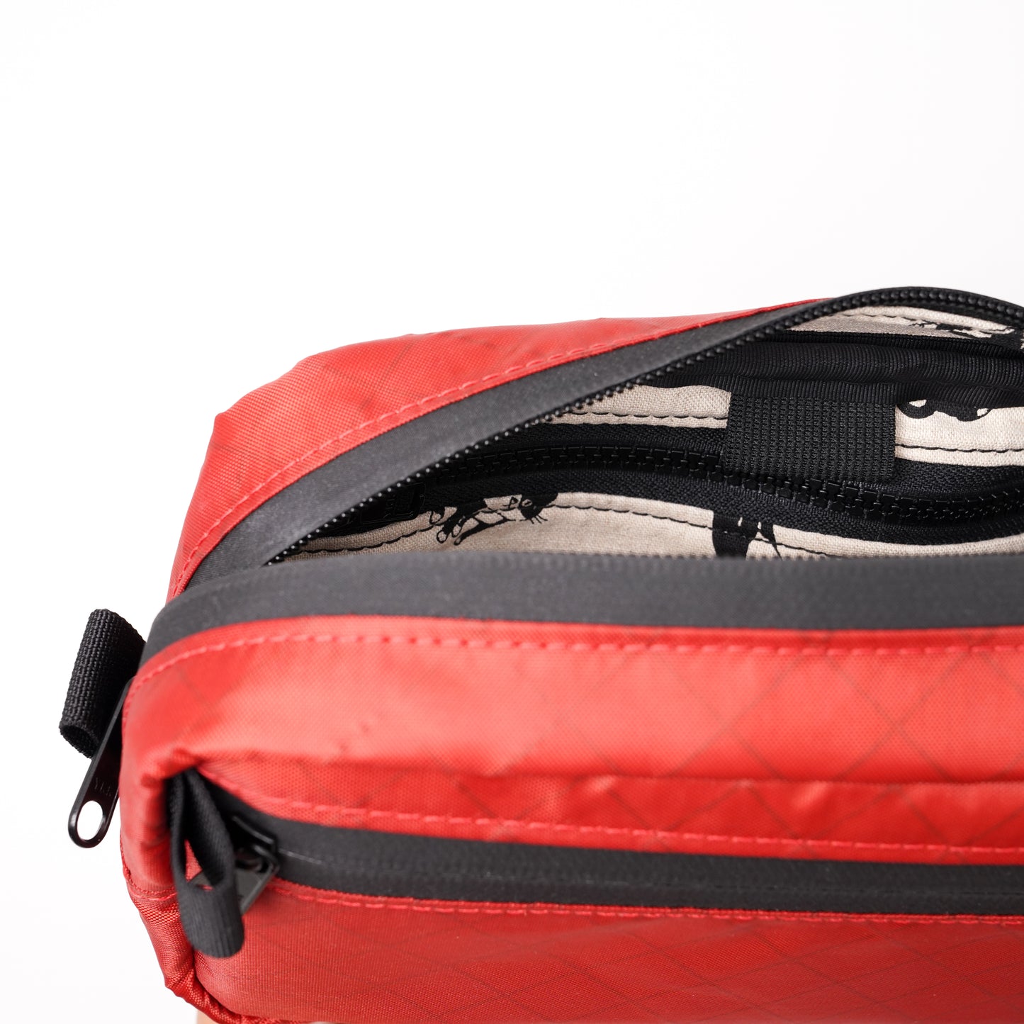 The Adapt - EPX200 Brick Red / Cats (loop)