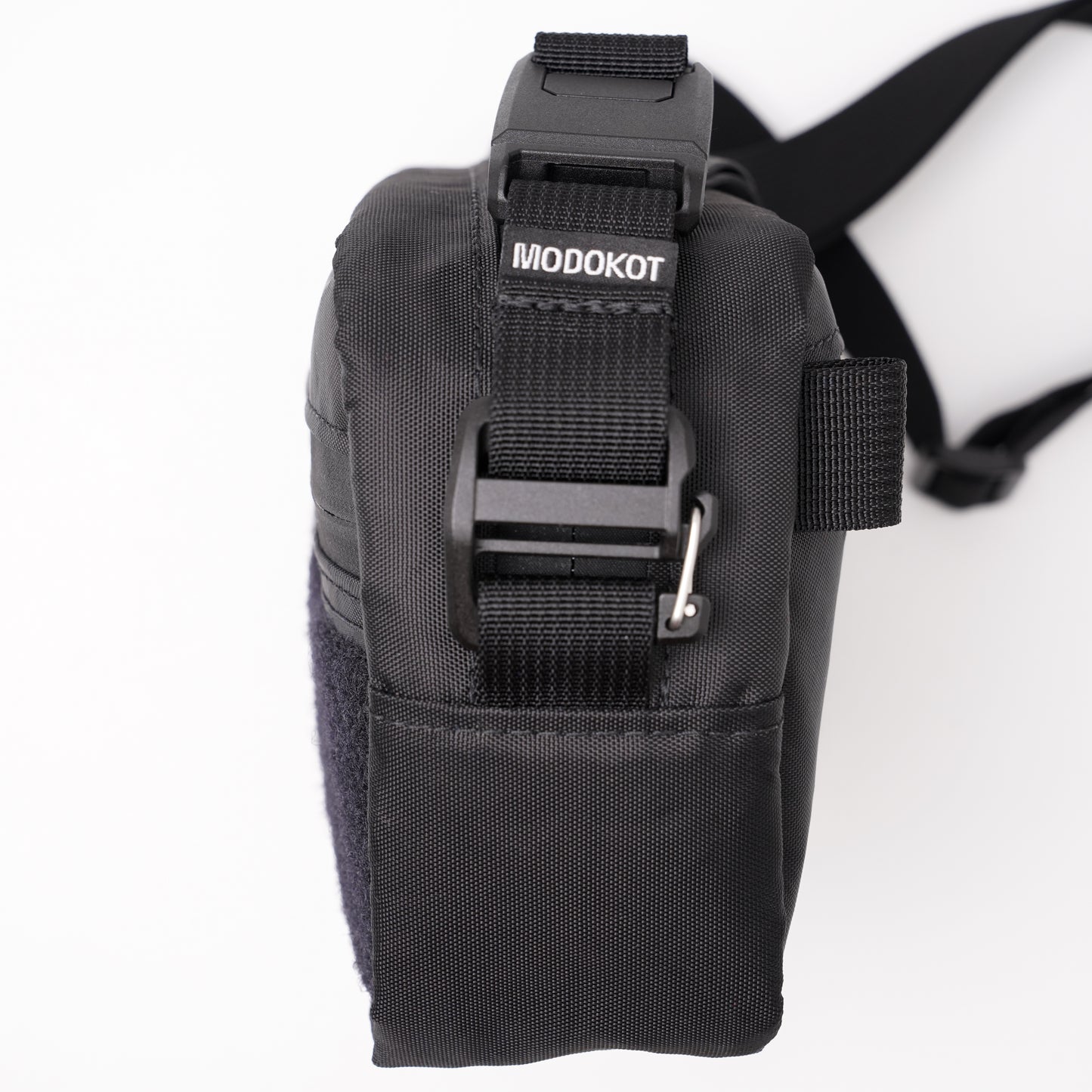 The Adapt - EPX400 Black / EPX200 Bright Blue (loop)