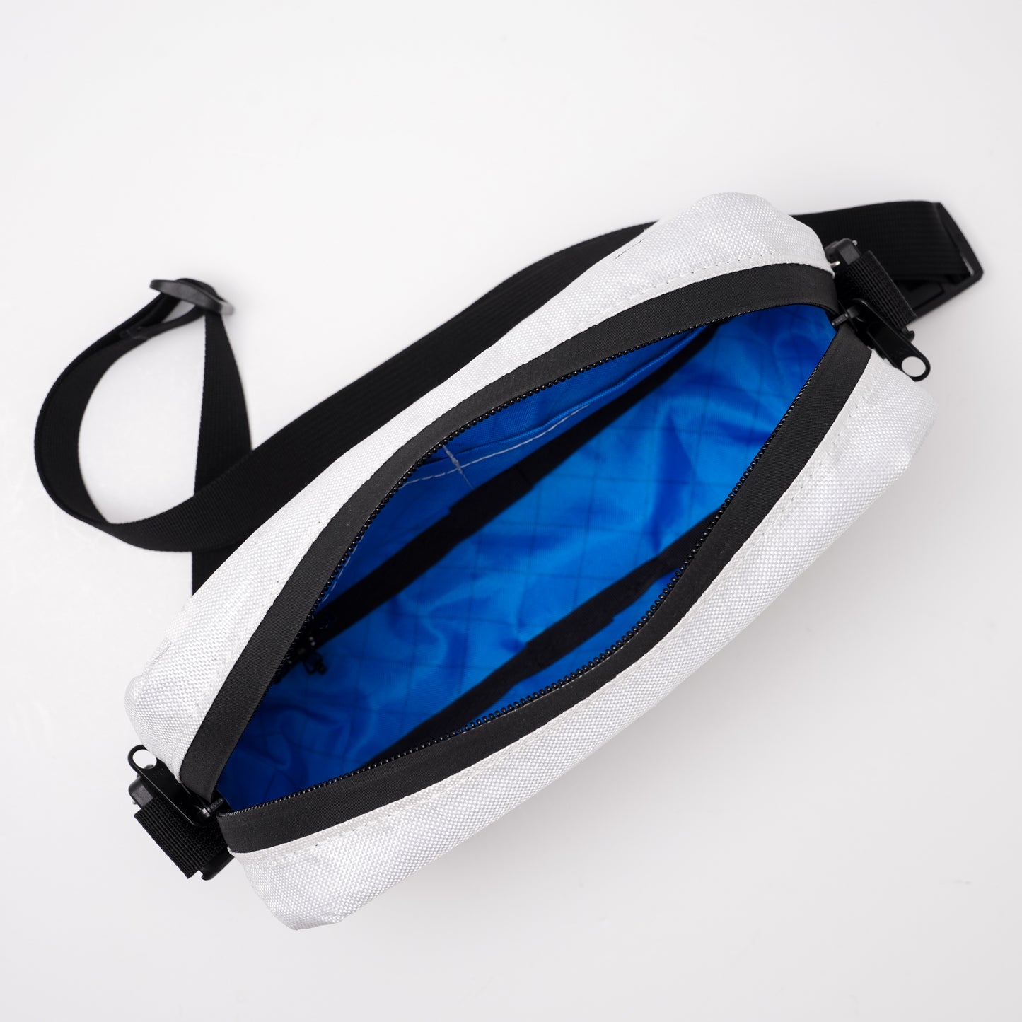 The Bigger Sling - ULTRA400 White Lightning / EPX200 Bright Blue (loop)
