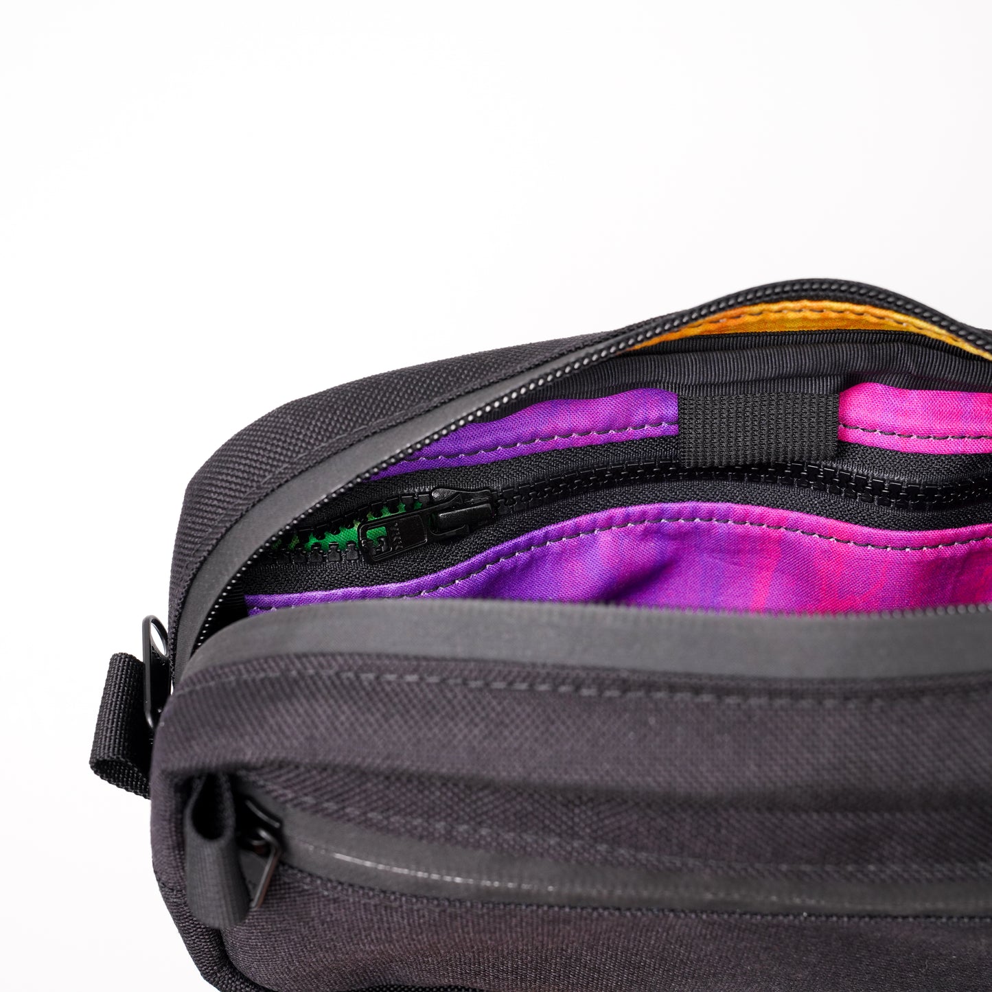 The Adapt - Black / Rainbow Ombre (loop)