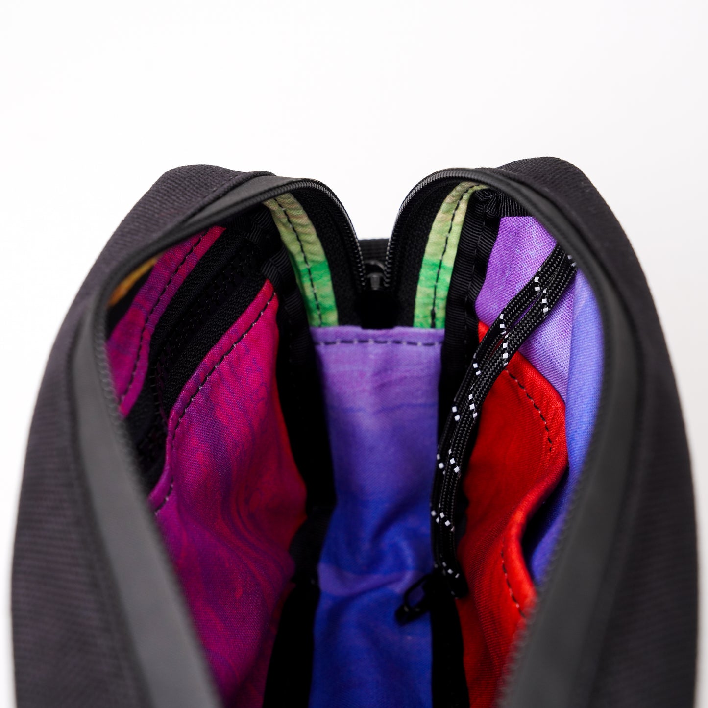 The Adapt - Black / Rainbow Ombre (loop)