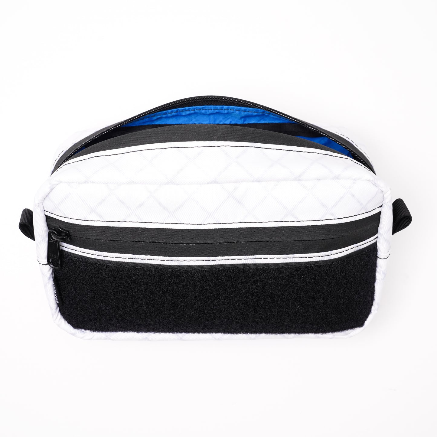 The Adapt - EPX400 Snow White / EPX200 Bright Blue (loop)