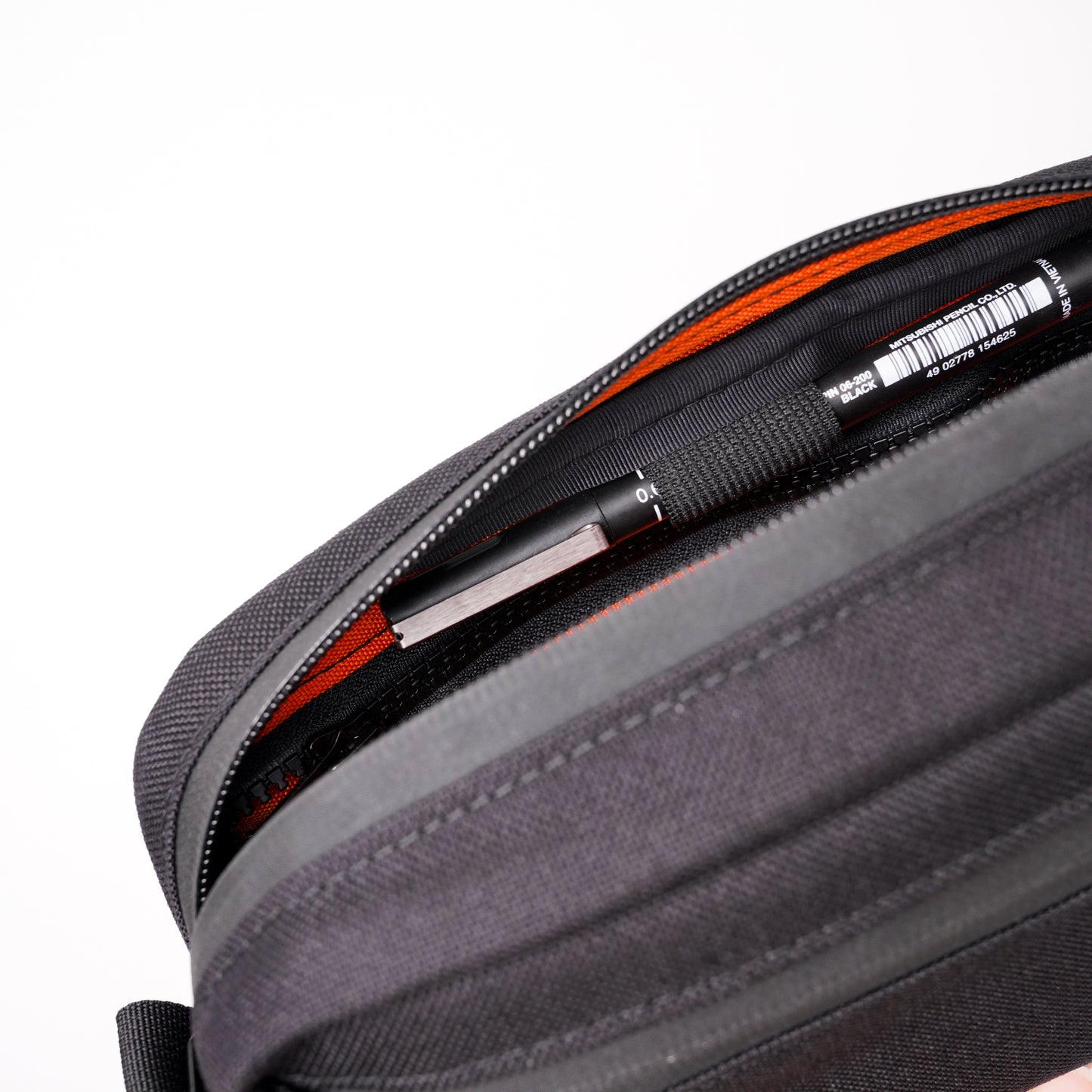 The Adapt - Black / Orange (loop)